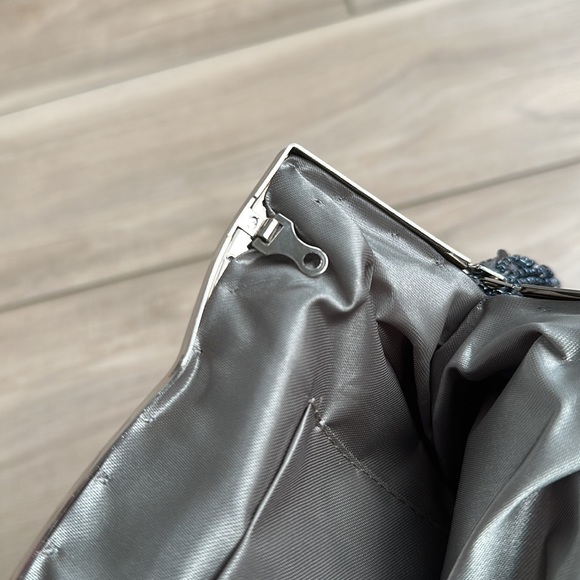 EUC Beautiful Art Deco Beaded Vintage Silver Sparkle Purse Clutch Snap Closure - Picture 8 of 8